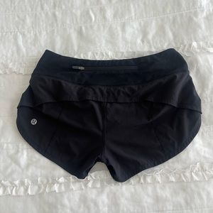 Lululemon Speed Up 2.5” Shorts - Size 2